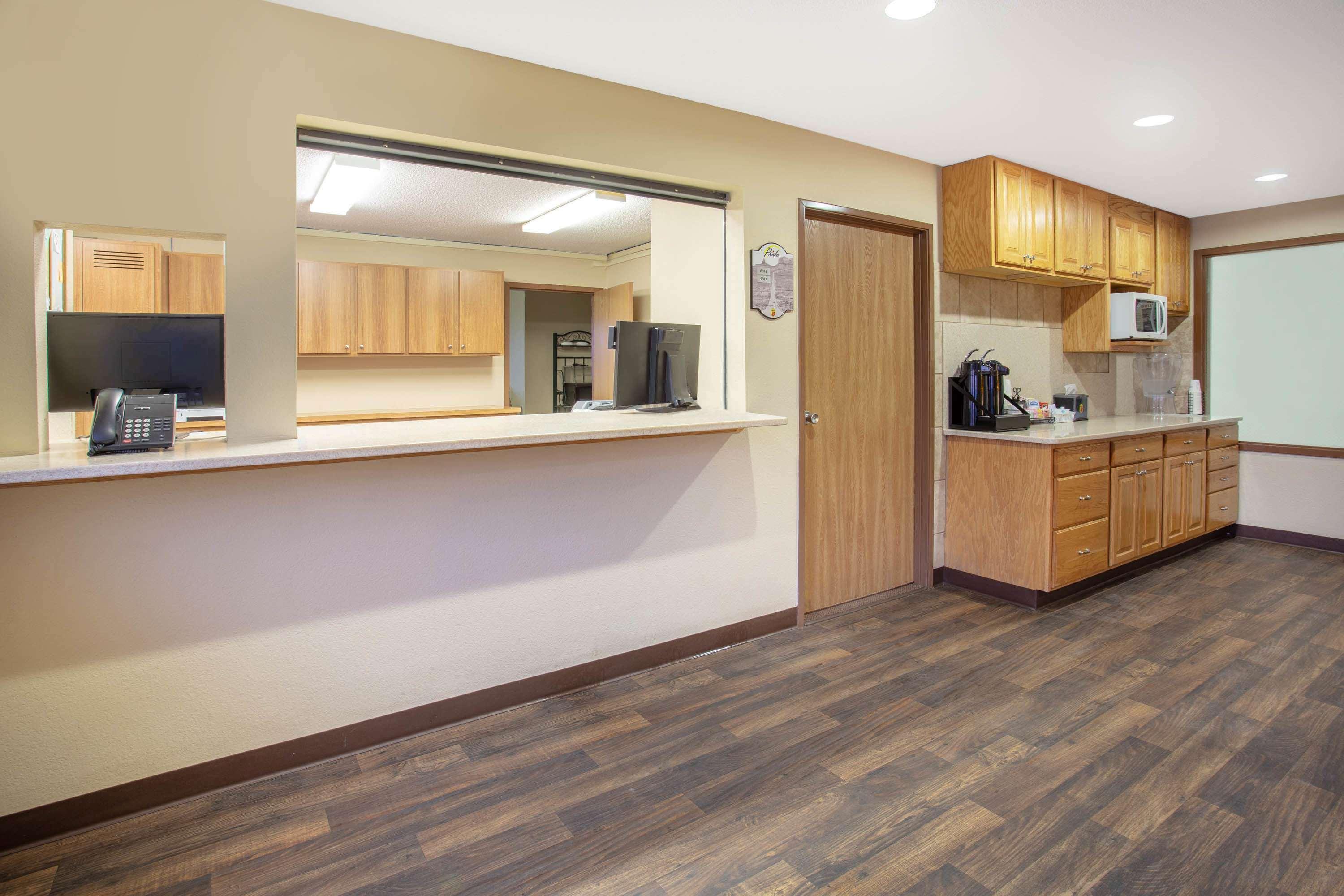 Super 8 By Wyndham Lewistown Otel Dış mekan fotoğraf